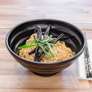D-4 Scallion Oil Noodles (蔥油拌面)