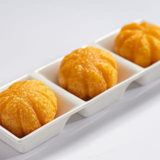B-18 Fried Pumpkin Ball with Salted Egg Custard (3 PCs) 炸南瓜球